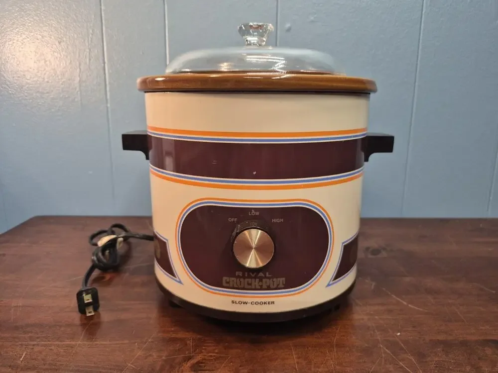 Rival 1970’s Retro Crock-Pot Blue & Orange Stripe W /Gold Medallion